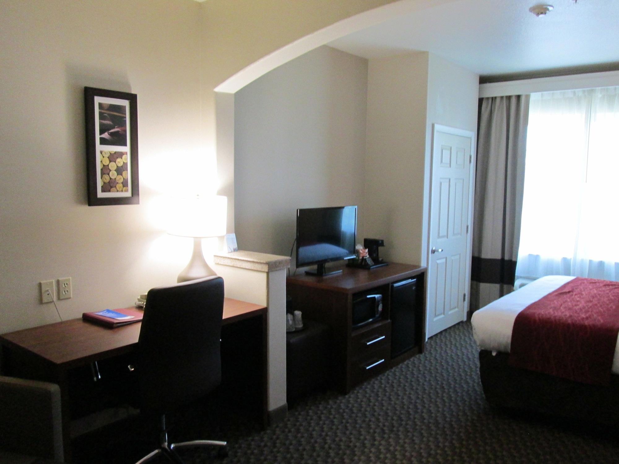 Comfort Inn & Suites Galt - Lodi North Kültér fotó